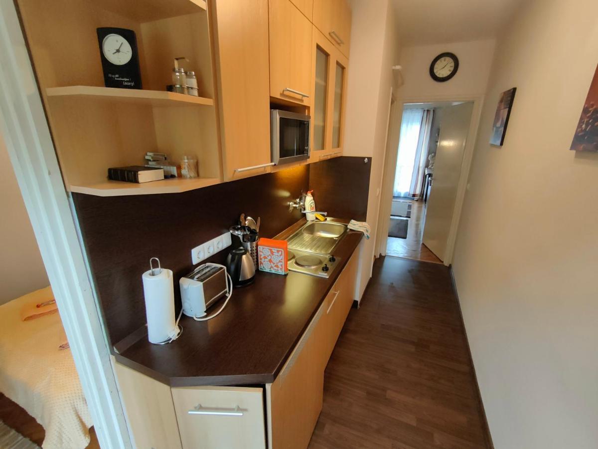 Rosy Apartman Apartment Vonyarcvashegy Exterior photo